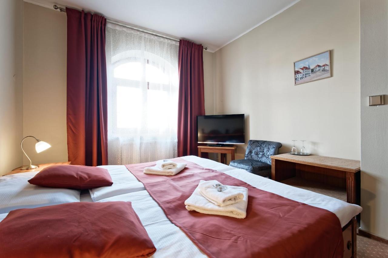 Hotel Napoleon Austerlitz Eksteriør bilde